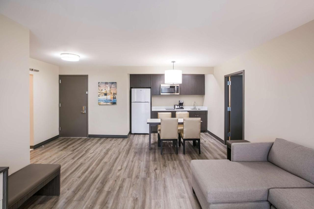 Best Western Plus Executive Residency Bronx New York Exterior photo