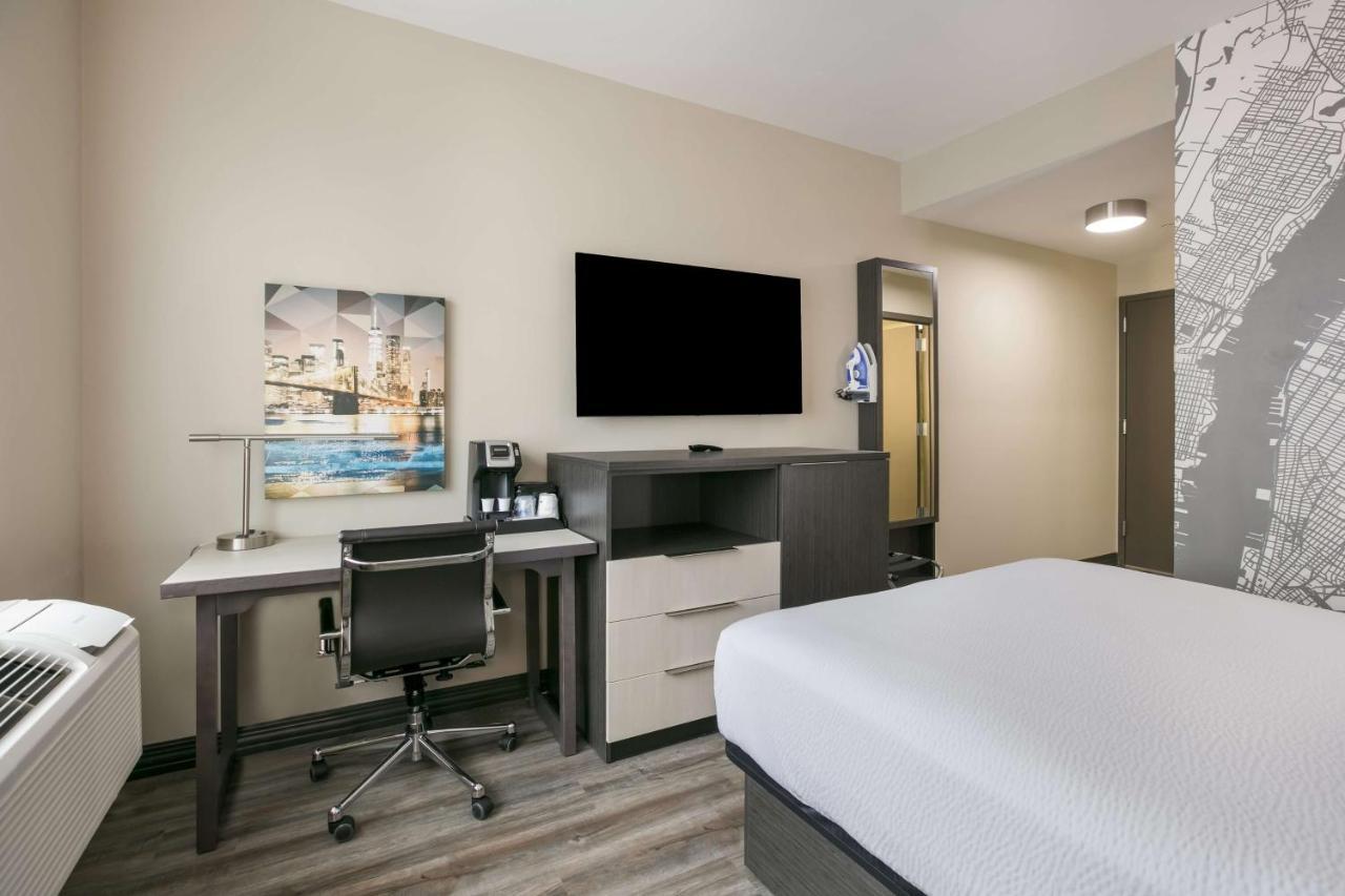 Best Western Plus Executive Residency Bronx New York Exterior photo