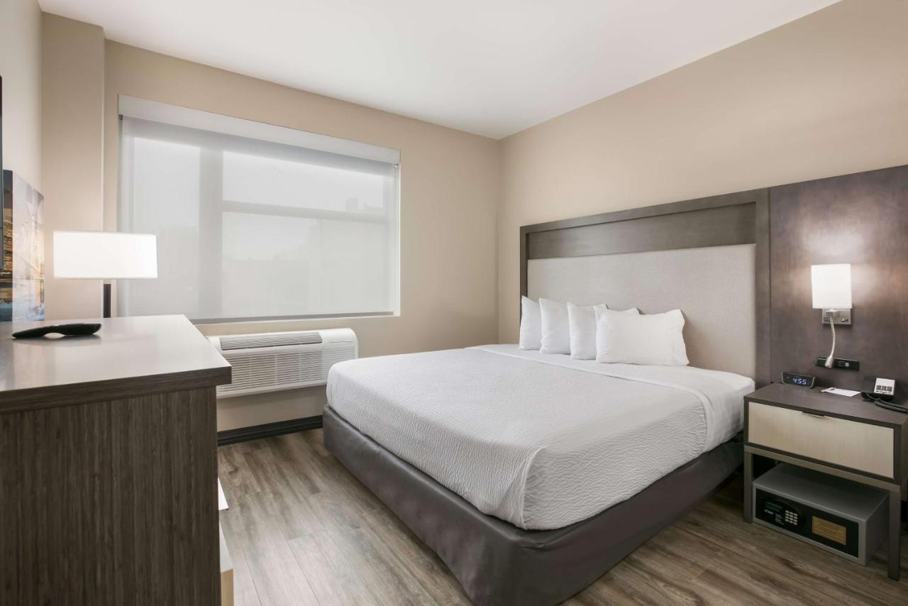 Best Western Plus Executive Residency Bronx New York Exterior photo